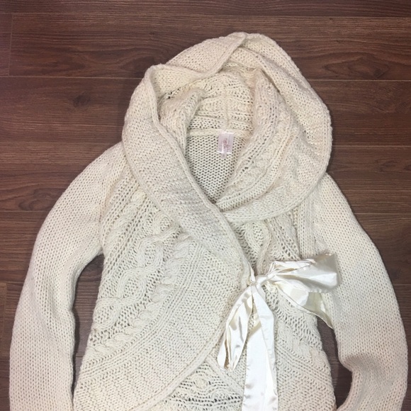 Rue 21 Cream Knit Sweater with Side Ribbon - Picture 1 of 6